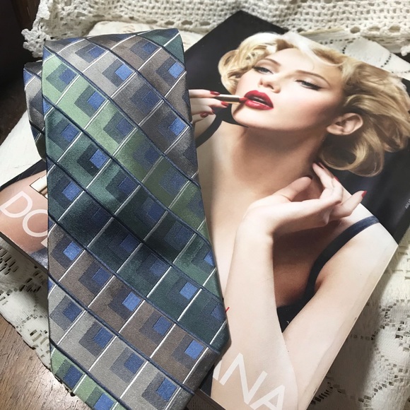 Kenneth Cole Reaction Silk Tie new! Nice!🦋 - Picture 3 of 6